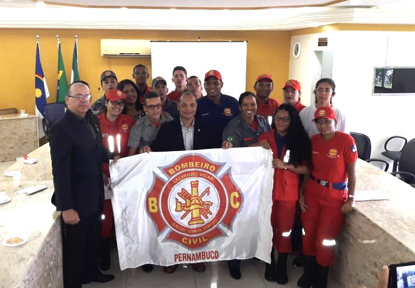 Bombeiros Civis são homenageados na Câmara Municipal