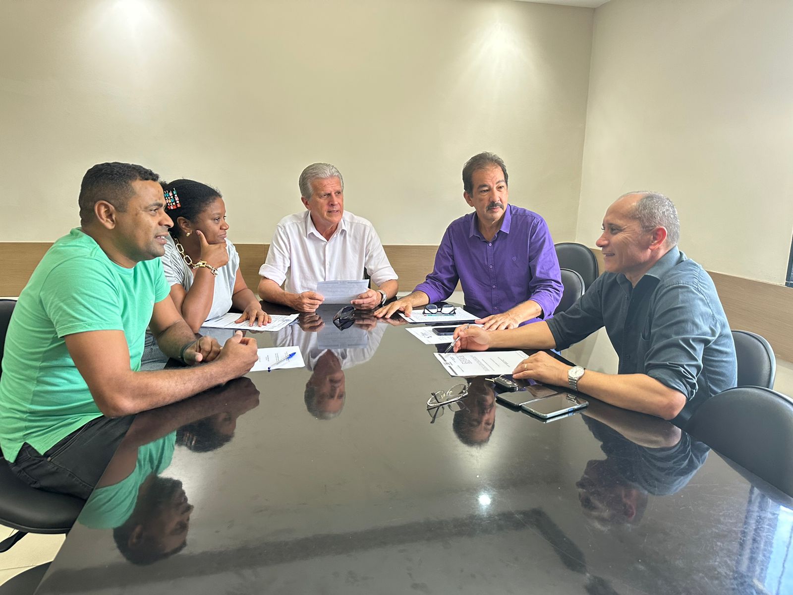 Comissão de Justiça e Redação aprecia e elabora parecer favorável a dois projetos de lei