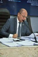 Leonardo Barbosa solicita pavimentação de ruas no Portal Tiúma