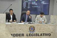 Parlamento aprova contas de 2021 do prefeito Vinícius Labanca