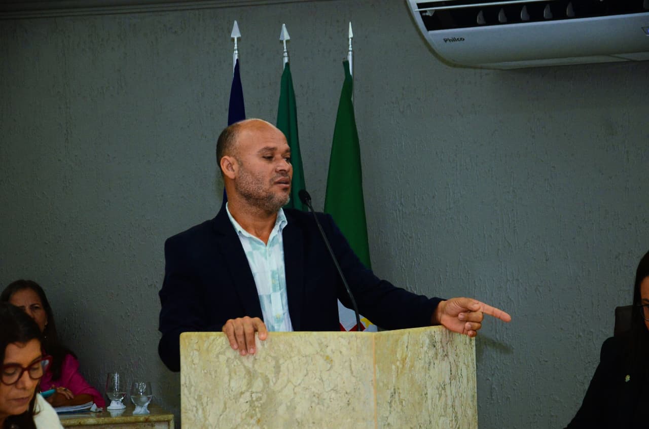 Vereador Cuscuz do Povo destaca avanços na infraestrutura e reforça compromisso com a população