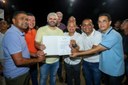 Vereadores acompanham assinatura de ordem de serviço para obras na comunidade Buraco da Velha