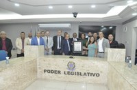 Vereadores entregam Título de Cidadão Honorífico ao deputado federal Ossesio Silva