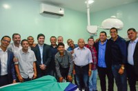 Vereadores participam da reabertura do Hospital Municipal