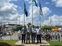 Vereadores prestigiam hasteamento das bandeiras promovido pela Prefeitura