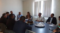 Vereadores se reúnem com secretária de Infraestrutura e cobram regularização da coleta de lixo